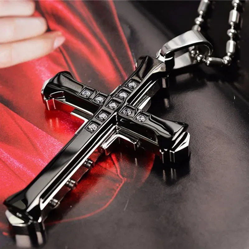 Striking Style: Iced-Out Cross Pendant Necklace – Zirconia & Stainless Steel