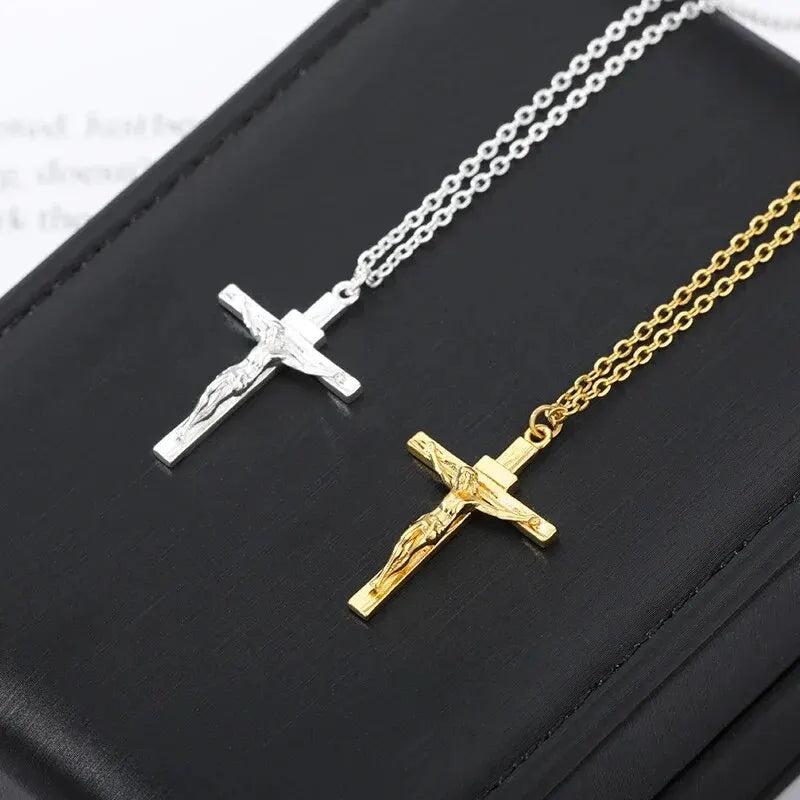 Enduring Devotion: Crucifix Pendant Necklace – High Quality 18K Gold Plating