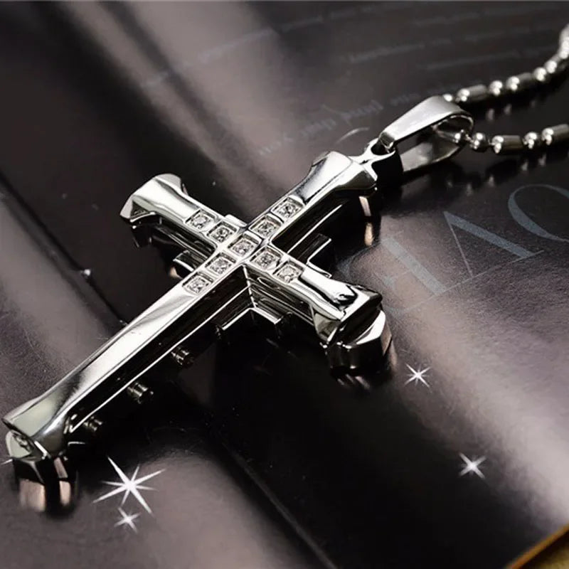Striking Style: Iced-Out Cross Pendant Necklace – Zirconia & Stainless Steel