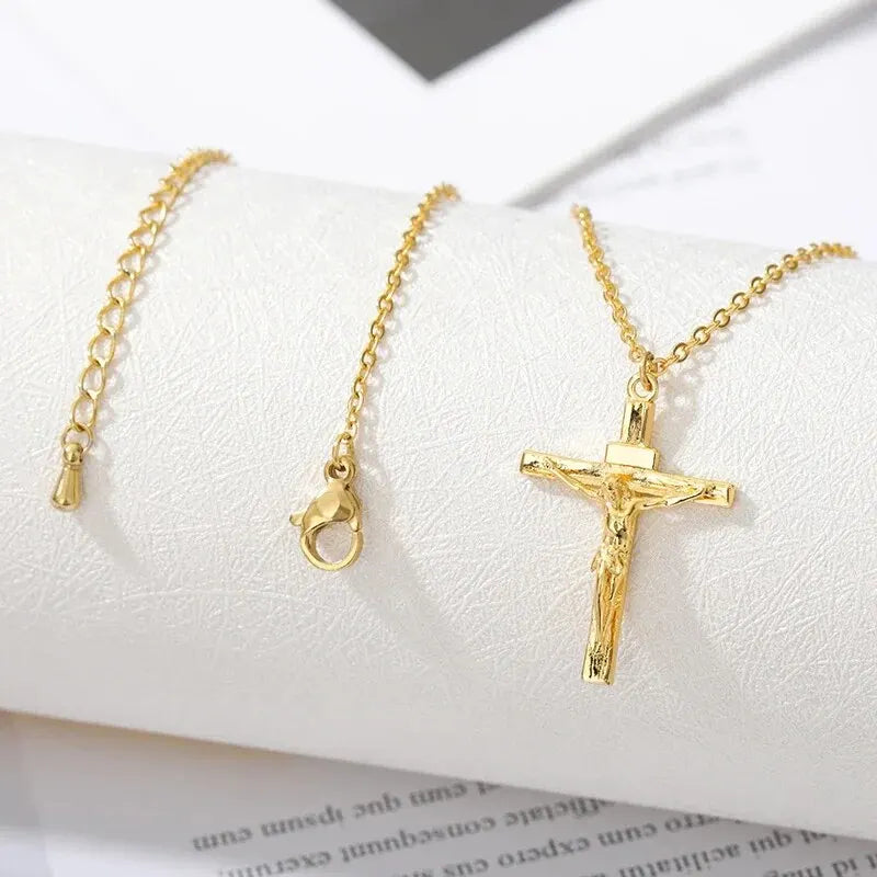 Enduring Devotion: Crucifix Pendant Necklace – High Quality 18K Gold Plating