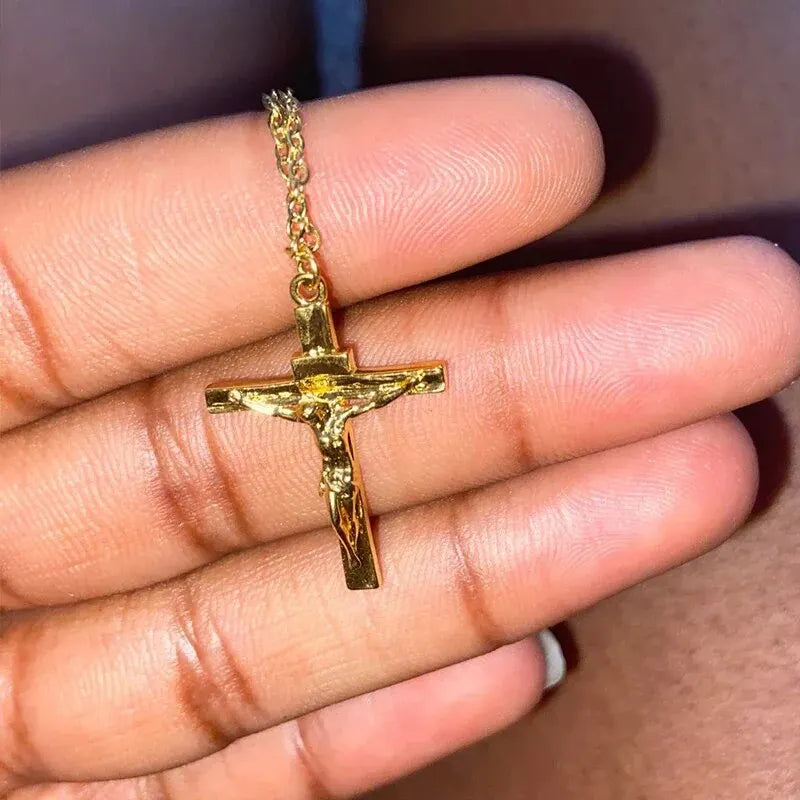 Enduring Devotion: Crucifix Pendant Necklace – High Quality 18K Gold Plating